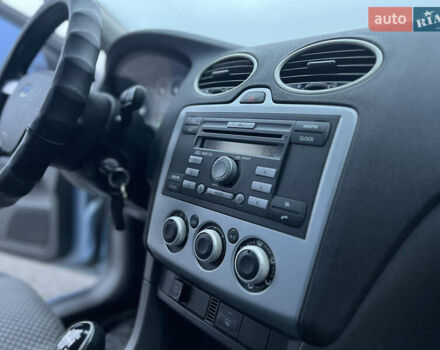 Серый Форд Фокус, объемом двигателя 1.6 л и пробегом 298 тыс. км за 2999 $, фото 30 на Automoto.ua