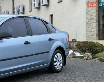 Серый Форд Фокус, объемом двигателя 1.6 л и пробегом 290 тыс. км за 2999 $, фото 4 на Automoto.ua