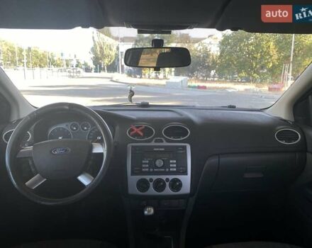 Сірий Форд Фокус, об'ємом двигуна 1.6 л та пробігом 263 тис. км за 4900 $, фото 27 на Automoto.ua