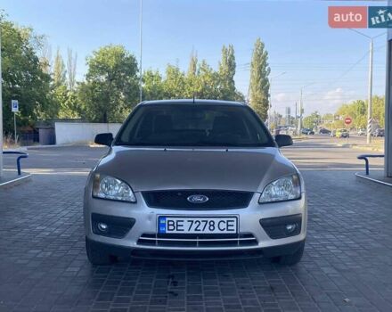 Сірий Форд Фокус, об'ємом двигуна 1.6 л та пробігом 263 тис. км за 4900 $, фото 3 на Automoto.ua