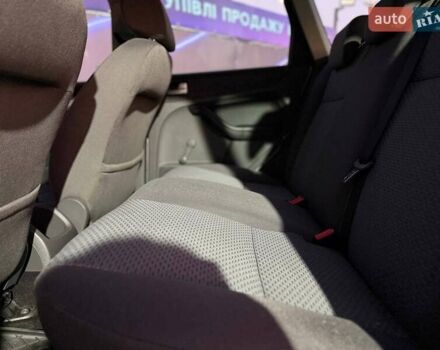 Сірий Форд Фокус, об'ємом двигуна 1.6 л та пробігом 242 тис. км за 5299 $, фото 8 на Automoto.ua