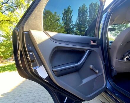 Сірий Форд Фокус, об'ємом двигуна 1.6 л та пробігом 191 тис. км за 4750 $, фото 4 на Automoto.ua