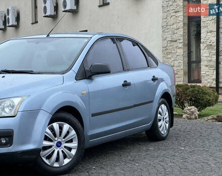 Серый Форд Фокус, объемом двигателя 1.6 л и пробегом 298 тыс. км за 2999 $, фото 5 на Automoto.ua