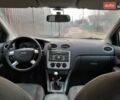 Серый Форд Фокус, объемом двигателя 1.6 л и пробегом 278 тыс. км за 3800 $, фото 1 на Automoto.ua