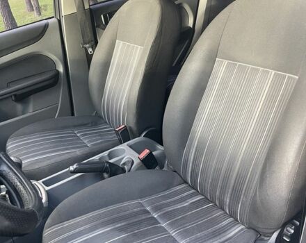 Серый Форд Фокус, объемом двигателя 1.6 л и пробегом 246 тыс. км за 3700 $, фото 5 на Automoto.ua