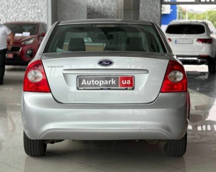 Серый Форд Фокус, объемом двигателя 1.6 л и пробегом 249 тыс. км за 5990 $, фото 5 на Automoto.ua