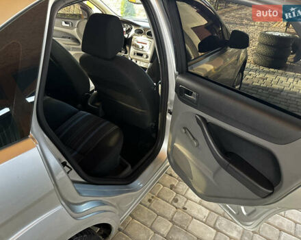 Серый Форд Фокус, объемом двигателя 1.6 л и пробегом 175 тыс. км за 5900 $, фото 46 на Automoto.ua