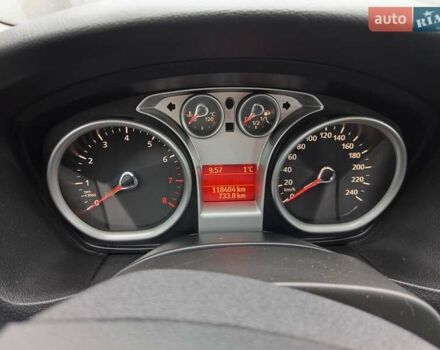 Серый Форд Фокус, объемом двигателя 1.6 л и пробегом 118 тыс. км за 4800 $, фото 2 на Automoto.ua