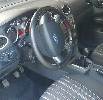 Серый Форд Фокус, объемом двигателя 1.6 л и пробегом 159 тыс. км за 5200 $, фото 6 на Automoto.ua