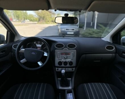 Серый Форд Фокус, объемом двигателя 1.6 л и пробегом 185 тыс. км за 4999 $, фото 11 на Automoto.ua