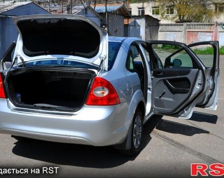 Серый Форд Фокус, объемом двигателя 1.6 л и пробегом 253 тыс. км за 5200 $, фото 2 на Automoto.ua