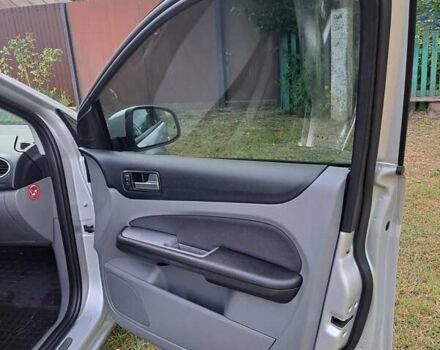 Серый Форд Фокус, объемом двигателя 1.6 л и пробегом 169 тыс. км за 5600 $, фото 13 на Automoto.ua