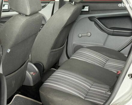 Серый Форд Фокус, объемом двигателя 1.6 л и пробегом 249 тыс. км за 5990 $, фото 12 на Automoto.ua