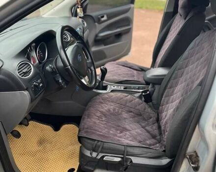 Серый Форд Фокус, объемом двигателя 1.6 л и пробегом 282 тыс. км за 5000 $, фото 10 на Automoto.ua