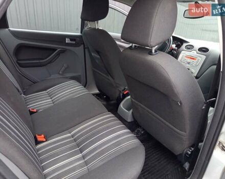 Серый Форд Фокус, объемом двигателя 1.6 л и пробегом 118 тыс. км за 4800 $, фото 17 на Automoto.ua