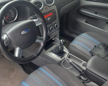 Серый Форд Фокус, объемом двигателя 1.6 л и пробегом 220 тыс. км за 3900 $, фото 6 на Automoto.ua