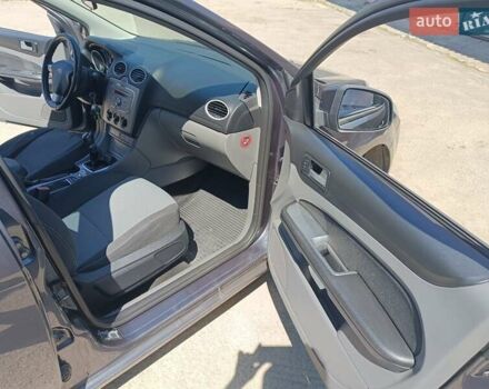 Сірий Форд Фокус, об'ємом двигуна 1.6 л та пробігом 209 тис. км за 5500 $, фото 13 на Automoto.ua