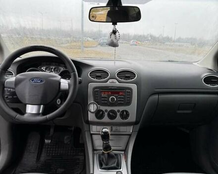 Серый Форд Фокус, объемом двигателя 1.6 л и пробегом 328 тыс. км за 4200 $, фото 18 на Automoto.ua