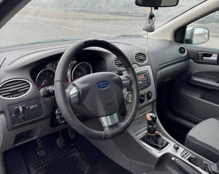 Серый Форд Фокус, объемом двигателя 1.6 л и пробегом 328 тыс. км за 4200 $, фото 10 на Automoto.ua