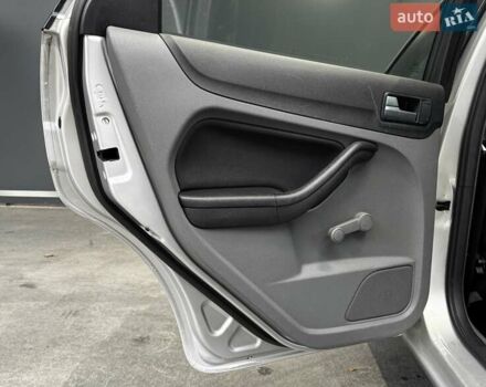 Серый Форд Фокус, объемом двигателя 1.6 л и пробегом 174 тыс. км за 6000 $, фото 41 на Automoto.ua