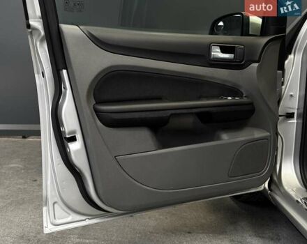 Серый Форд Фокус, объемом двигателя 1.6 л и пробегом 174 тыс. км за 6000 $, фото 39 на Automoto.ua