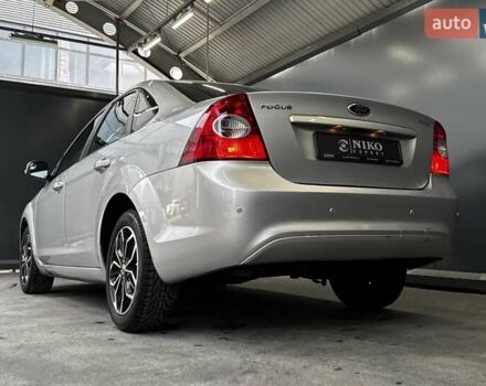 Серый Форд Фокус, объемом двигателя 1.6 л и пробегом 174 тыс. км за 6000 $, фото 13 на Automoto.ua