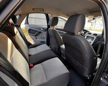 Серый Форд Фокус, объемом двигателя 1.6 л и пробегом 300 тыс. км за 6300 $, фото 5 на Automoto.ua