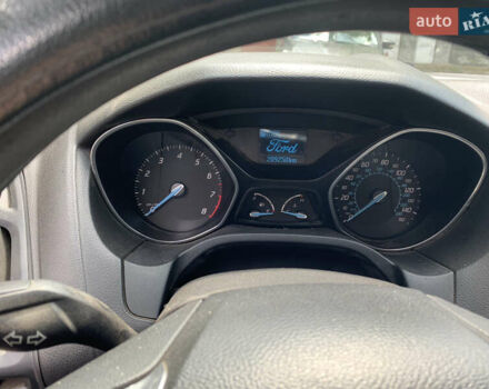 Серый Форд Фокус, объемом двигателя 2 л и пробегом 209 тыс. км за 6250 $, фото 6 на Automoto.ua