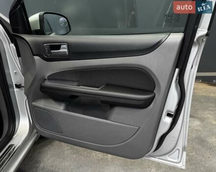 Серый Форд Фокус, объемом двигателя 1.6 л и пробегом 174 тыс. км за 6000 $, фото 40 на Automoto.ua