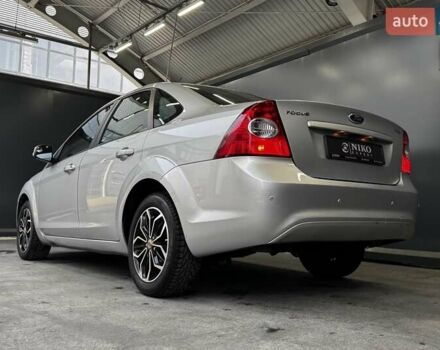 Серый Форд Фокус, объемом двигателя 1.6 л и пробегом 174 тыс. км за 6000 $, фото 11 на Automoto.ua