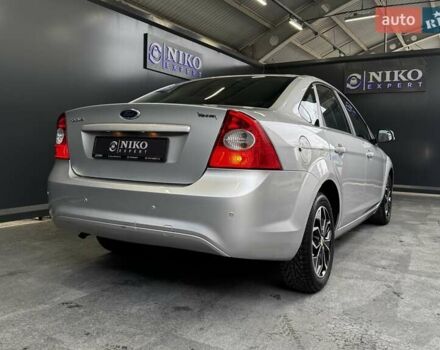 Серый Форд Фокус, объемом двигателя 1.6 л и пробегом 174 тыс. км за 6000 $, фото 14 на Automoto.ua