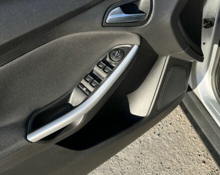 Серый Форд Фокус, объемом двигателя 1.6 л и пробегом 176 тыс. км за 7300 $, фото 10 на Automoto.ua