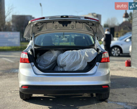 Серый Форд Фокус, объемом двигателя 2 л и пробегом 189 тыс. км за 8200 $, фото 12 на Automoto.ua