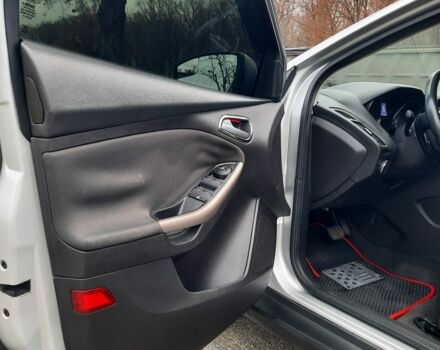 Серый Форд Фокус, объемом двигателя 2 л и пробегом 260 тыс. км за 6200 $, фото 4 на Automoto.ua