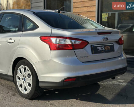Серый Форд Фокус, объемом двигателя 2 л и пробегом 189 тыс. км за 8200 $, фото 10 на Automoto.ua