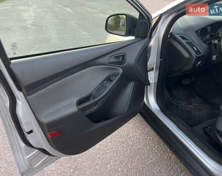 Сірий Форд Фокус, об'ємом двигуна 2 л та пробігом 250 тис. км за 5550 $, фото 16 на Automoto.ua