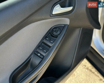 Серый Форд Фокус, объемом двигателя 2 л и пробегом 189 тыс. км за 8200 $, фото 18 на Automoto.ua