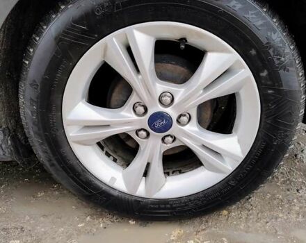 Сірий Форд Фокус, об'ємом двигуна 2 л та пробігом 272 тис. км за 6600 $, фото 5 на Automoto.ua