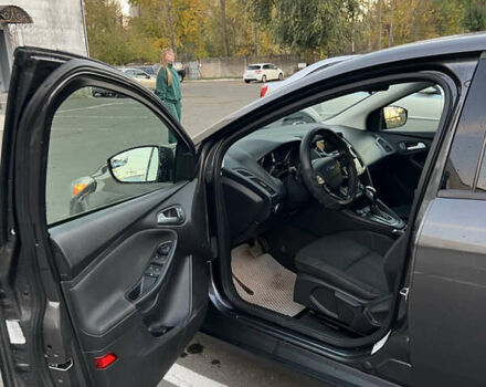 Сірий Форд Фокус, об'ємом двигуна 2 л та пробігом 182 тис. км за 7300 $, фото 4 на Automoto.ua