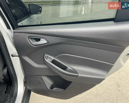 Сірий Форд Фокус, об'ємом двигуна 2 л та пробігом 234 тис. км за 6600 $, фото 34 на Automoto.ua