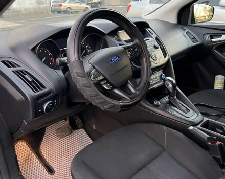 Сірий Форд Фокус, об'ємом двигуна 2 л та пробігом 182 тис. км за 7300 $, фото 5 на Automoto.ua