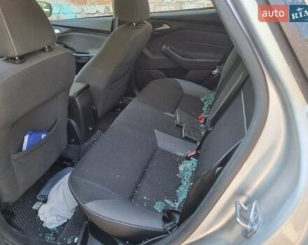 Сірий Форд Фокус, об'ємом двигуна 2 л та пробігом 250 тис. км за 2000 $, фото 9 на Automoto.ua