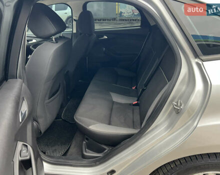 Сірий Форд Фокус, об'ємом двигуна 2 л та пробігом 234 тис. км за 6600 $, фото 33 на Automoto.ua