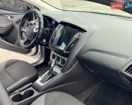 Сірий Форд Фокус, об'ємом двигуна 2 л та пробігом 234 тис. км за 6600 $, фото 38 на Automoto.ua