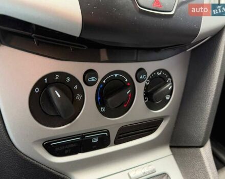 Серый Форд Фокус, объемом двигателя 2 л и пробегом 176 тыс. км за 8990 $, фото 18 на Automoto.ua