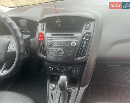 Серый Форд Фокус, объемом двигателя 2 л и пробегом 110 тыс. км за 8500 $, фото 5 на Automoto.ua