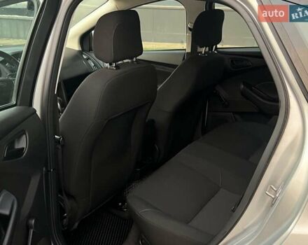 Сірий Форд Фокус, об'ємом двигуна 2 л та пробігом 250 тис. км за 6999 $, фото 12 на Automoto.ua