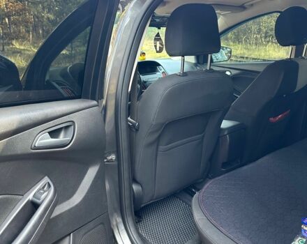 Серый Форд Фокус, объемом двигателя 2 л и пробегом 170 тыс. км за 8300 $, фото 8 на Automoto.ua