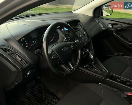 Сірий Форд Фокус, об'ємом двигуна 2 л та пробігом 250 тис. км за 6999 $, фото 9 на Automoto.ua
