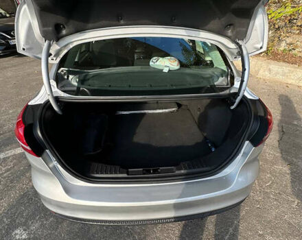 Сірий Форд Фокус, об'ємом двигуна 2 л та пробігом 83 тис. км за 8500 $, фото 7 на Automoto.ua